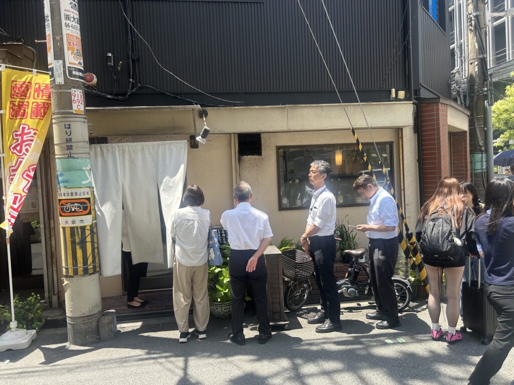 いろいろおかず食べ処　花勢　＊南船場の人気定食店
