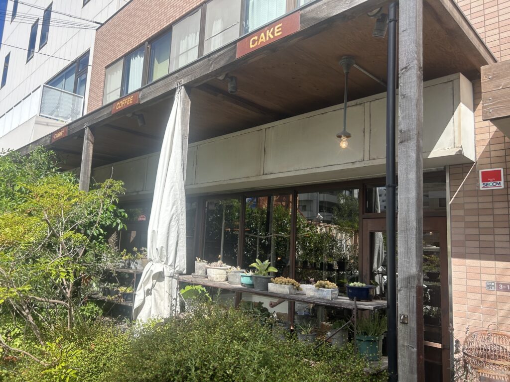 森森舎　＊カレーとかき氷が大人気のカフェ